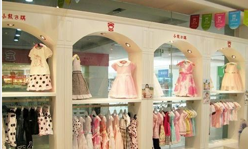2015_2016韩国版儿童帽装衣服店铺标志出样的装修效果面图片大全