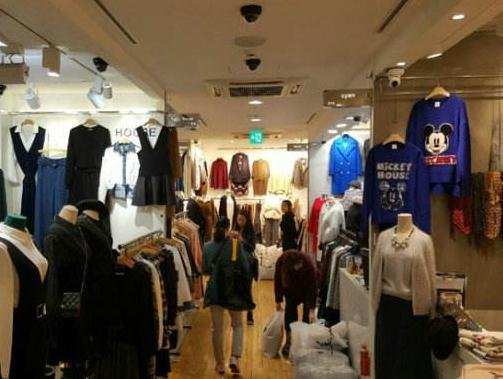 高档品质魔衣橱女装哪里拿货?外贸韩版女冬装批发市场在哪里进货?