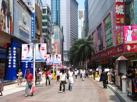 广东深圳东门哪里有卖超a货钱包的商城?批发市场在那?大概多少钱?