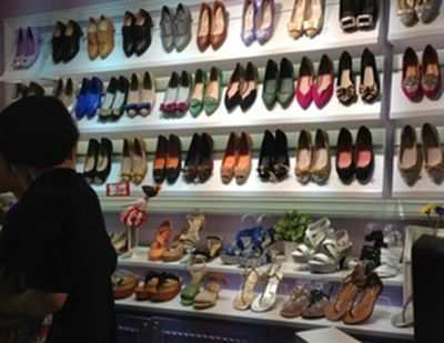 阿里巴巴货源批发市场网最好的北京高端真皮女鞋供应商地址在哪?