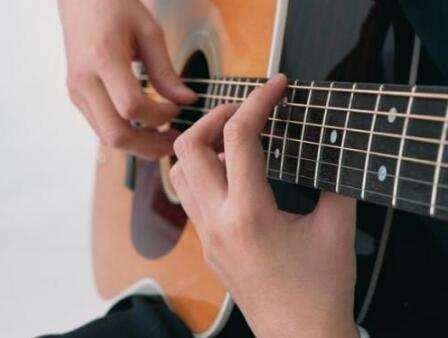 零基础学吉他爬格子怎样练习