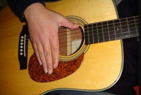 新手教学吉他左手怎么练习