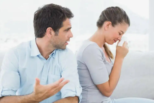 遇到什么不顺心都怨老婆的男人该离婚吗